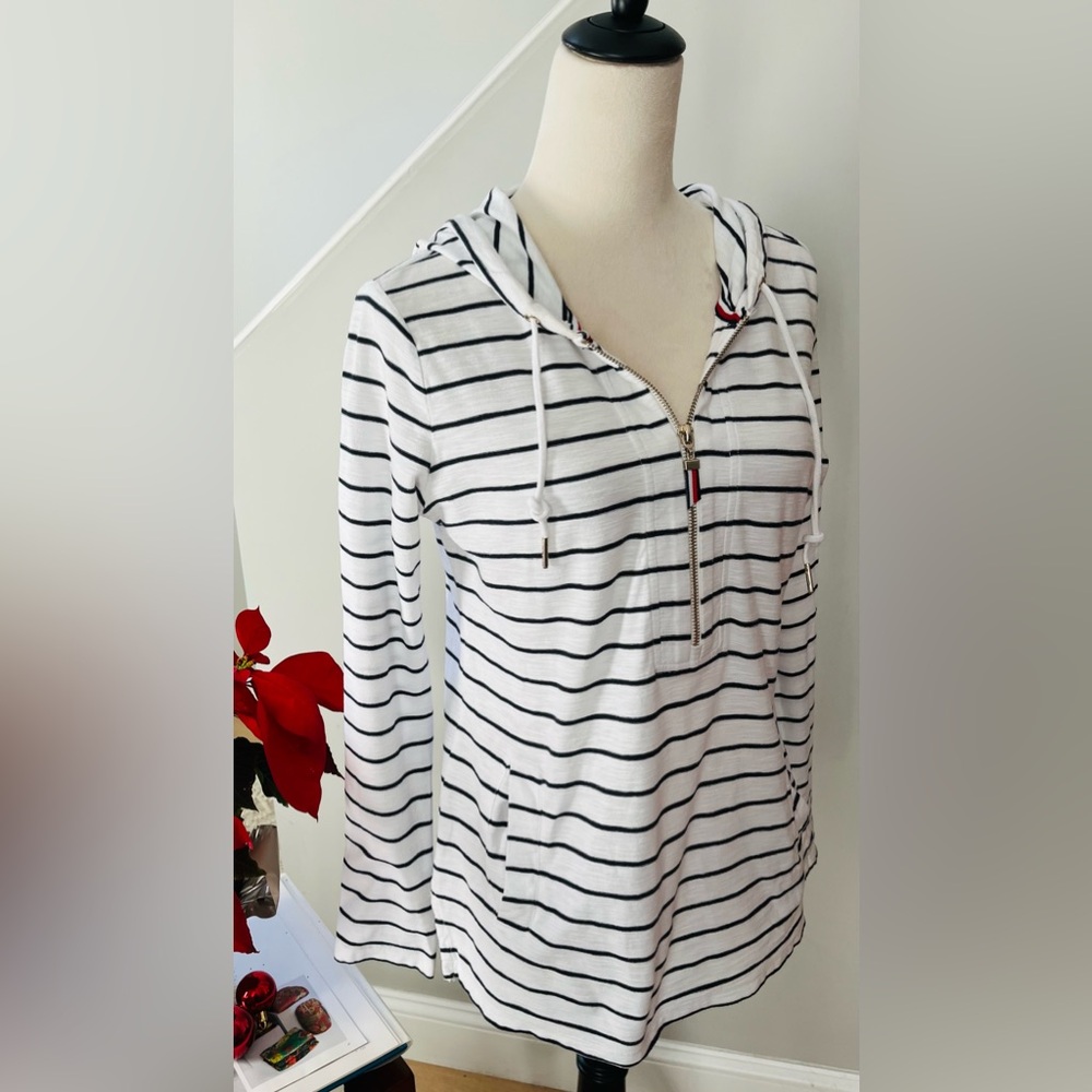 TOMMY HILFIGER White/Black Striped Cotton 1/4 Zip Front Hoodie.